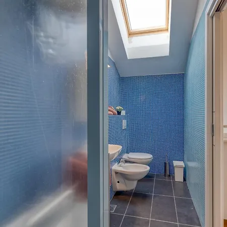 Diamond Seaview Penthouse Перой
