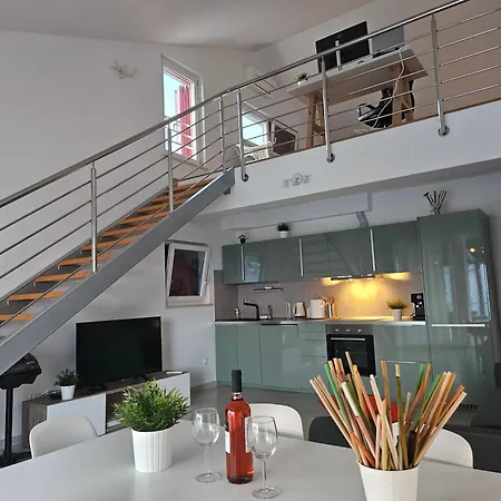 Diamond Seaview Penthouse * Peroj
