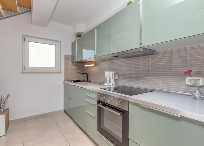 Diamond Seaview Penthouse Peroj